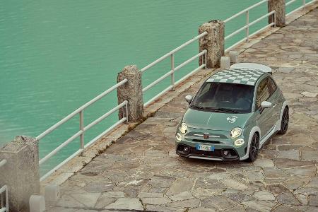 Abarth 695 70° Anniversario mit 180 PS und verstellbarem Spoiler