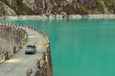 Abarth 695 70° Anniversario mit 180 PS und verstellbarem Spoiler