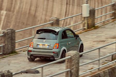 Abarth 695 70° Anniversario mit 180 PS und verstellbarem Spoiler