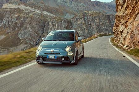 Abarth 695 70° Anniversario mit 180 PS und verstellbarem Spoiler