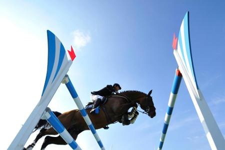 Slowene Muente gewinnt deutsches Spring-Derby