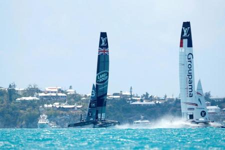 America's Cup: Flaute lässt keine Rennen zu