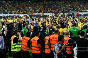 Relegation: Verletzter Ordner nur kurz in Behandlung