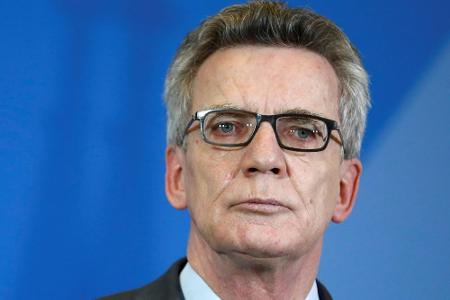 De Maizière: Keine Hymnenvorschrift für DFB-Stars