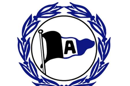 Weigelt unterschreibt Profivertrag in Bielefeld