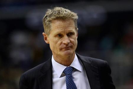 Warriors-Trainer Kerr erneut am Rücken operiert