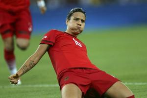 DFB-Frauen Marozsan, Henning und Bremer mit Lyon französischer Meister