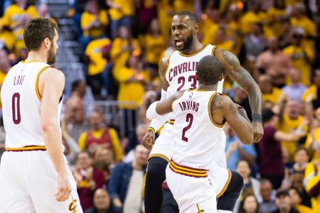 NBA: Meister Cleveland souverän, Spurs stolpern