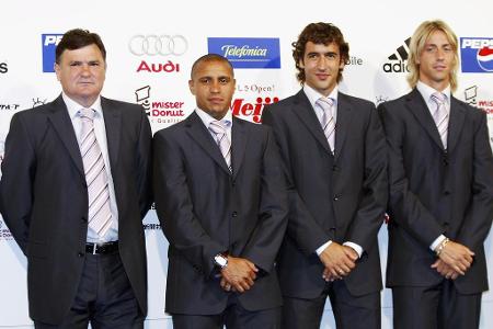 Sein Nachfolger wurde José Antonio Camacho - der allerdings keinen langen Atem bewies. Nach einer 0:3-Schlappe gegen Bayer L...