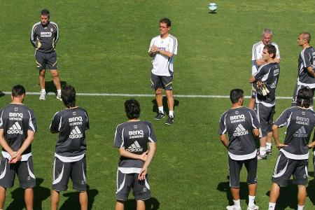 Nach erfolgreichen Jahren bei Milan und Juventus kehrte nämlich Fabio Capello auf die madrilenische Trainerbank zurück. Obwo...