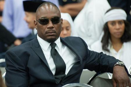 Lennox Lewis nennt Kampf zwischen Mayweather und McGregor 