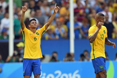 HSV-Sportdirektor Todt setzt auf Douglas Santos und Walace