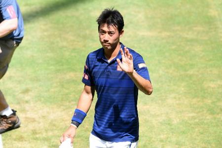Halle: Nishikori gibt erneut angeschlagen auf