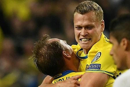 Schweden schockt Frankreich, Niederlande mit Pflichtsieg bei Advocaat-Debüt