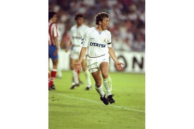 Der gebürtige Madrilene stürmte von 1984 bis 1995 im Estadio Bernabéu. Er war damit der unmittelbare Vorgänger von Raúl auf ...