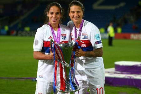 Nach Elferkrimi: Marozsan und Co. feiern Triple-Party