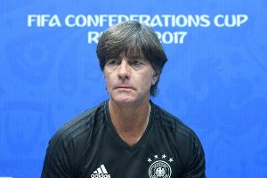 Löw will Kamerun "nicht ins offene Messer laufen"