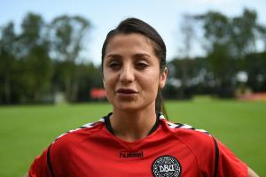 Dänemark-Stürmerin Nadim kontert Angerer-Tweet mit Gesangseinlage