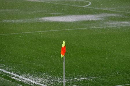 Heidenheim gegen Aue nach Unwetter abgebrochen