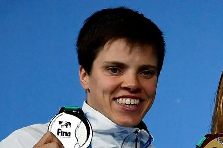 Bänderdehnung: Vizeweltmeisterin Hentke knickt bei Siegerehrung um