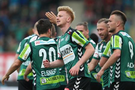 Thomas Reifeltshammer bringt die SV Ried gegen die Niederösterreicher per Kopf in Führung.