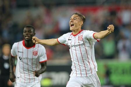 2. Bundesliga: Fortuna wieder Tabellenführer - Eintracht unterliegt in dreifacher Unterzahl