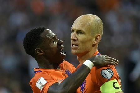 Niederlande wahren WM-Chance, Leipzigs Forsberg trifft für Schweden