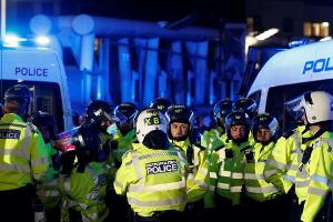 Londoner Polizei nimmt bei Köln-Spiel vier Personen fest