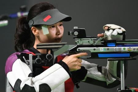 Schießen: Schwangere Olympiasiegerin von Baby-Tritten abgelenkt