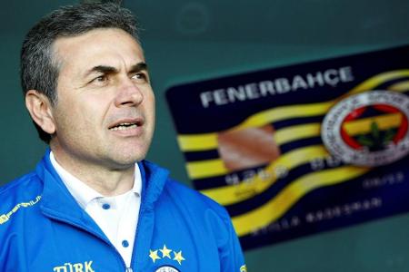 Türkei: Fünf Platzverweise im Istanbul-Derby