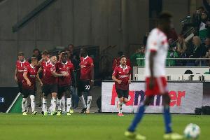 2:0-Sieg gegen den HSV: Aufsteiger Hannover 96 grüßt von der Spitze