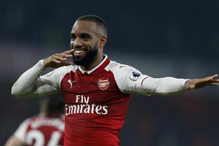 Arsenal siegt bei Özil-Comeback - Rekord durch Barry