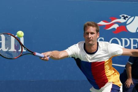 US Open: Routinier Mayer kämpft sich in zweite Runde