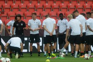 Löw trainiert mit 22 Spielern