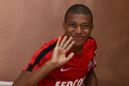 Nächster Mega-Transfer perfekt: Mbappé unterschreibt in Paris