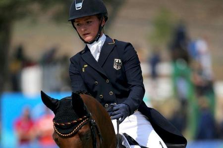 Startreiterin Krajewski mit Fehler im Gelände
