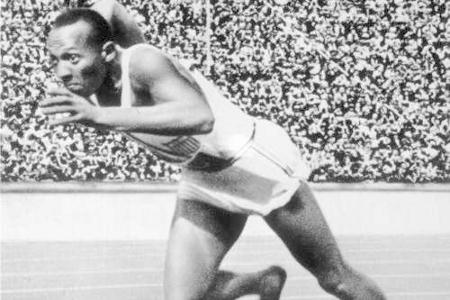Vier Goldmedaillen gewann Jesse Owens in Berlin. Neben den Laufwettbewerben über 100m, 200m und der 4x100m Staffel war der U...