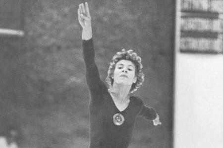 Bis heute hält die Russin Larissa Latynina den Rekord für gewonnen Medaillen bei Olympischen Spielen. Die Kunstturnerin samm...