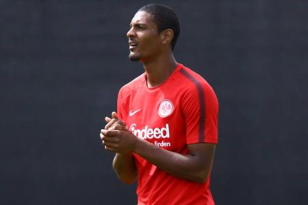 Sébastien Haller (7 Mio.), Jestro Willems (5 Mio.), Daichi Kamada (1,6 Mio.), Danny da Costa (1 Mio.), Gelson Fernandes (500...