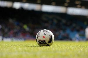 Aue: DFB fordert Distanzierung von "Vereinsholocaust"-Banner