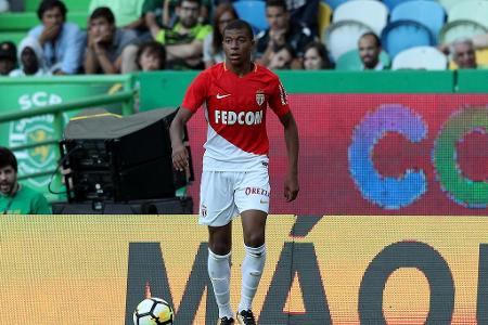Für Mbappé gibt es nur noch zwei Wechseloptionen. Paris St. Germain und Real Madrid sollen weiterhin großes Interesse am Juw...