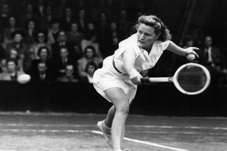 Zwischen 1942 und 1946