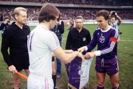 Austria-Ehrenkapitän Robert Sara absolvierte von 1966 bis 1984 unglaubliche 60 Derbies für die Veilchen. Die Ehre der meiste...