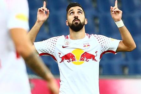 Munas Dabbur schließt seinen Slalom in den Admira-Strafraum mit dem 1:0 ab. Es ist sein dritte Treffer in der Bundesliga.