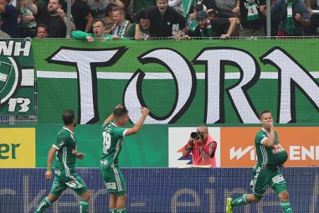 Louis Schaub bricht mit dem 1:0 für Rapid den Bann und legt dann noch einen Treffer zur 2:0-Führung nach.