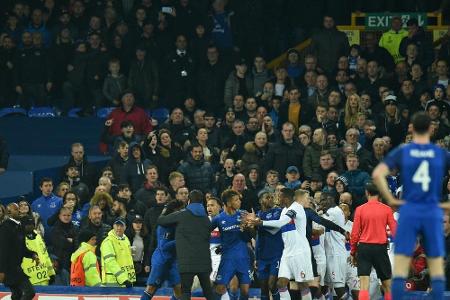 Rangelei mit Kind auf dem Arm: Everton verbannt Fan aus dem Goodison Park