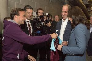 "Falsches" Gastgeschenk für Prinz William