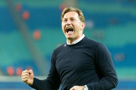 Hasenhüttl im Glücks-Pulli zum Premierensieg: 