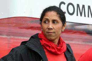 Jones trotz Kantersieg gegen Färöer unter Druck