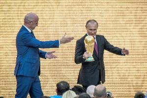 Putin setzt WM-Macher unter Druck: Verzögerungen "nicht akzeptabel"